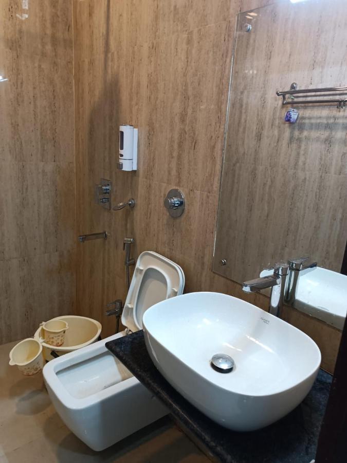 Kusum Hotel ディブルガル エクステリア 写真