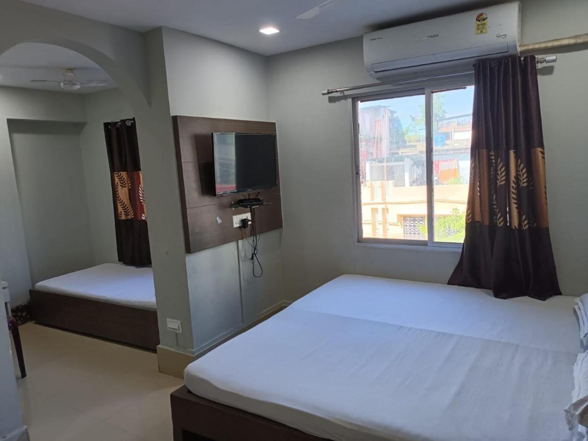 Kusum Hotel ディブルガル エクステリア 写真