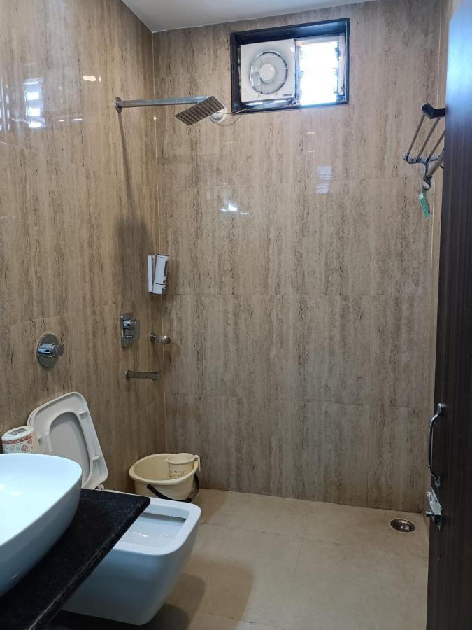 Kusum Hotel ディブルガル エクステリア 写真
