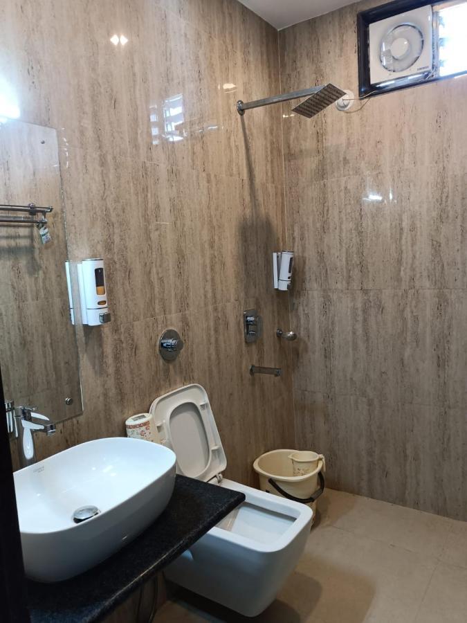 Kusum Hotel ディブルガル エクステリア 写真