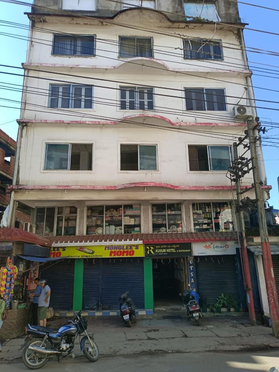 Kusum Hotel ディブルガル エクステリア 写真