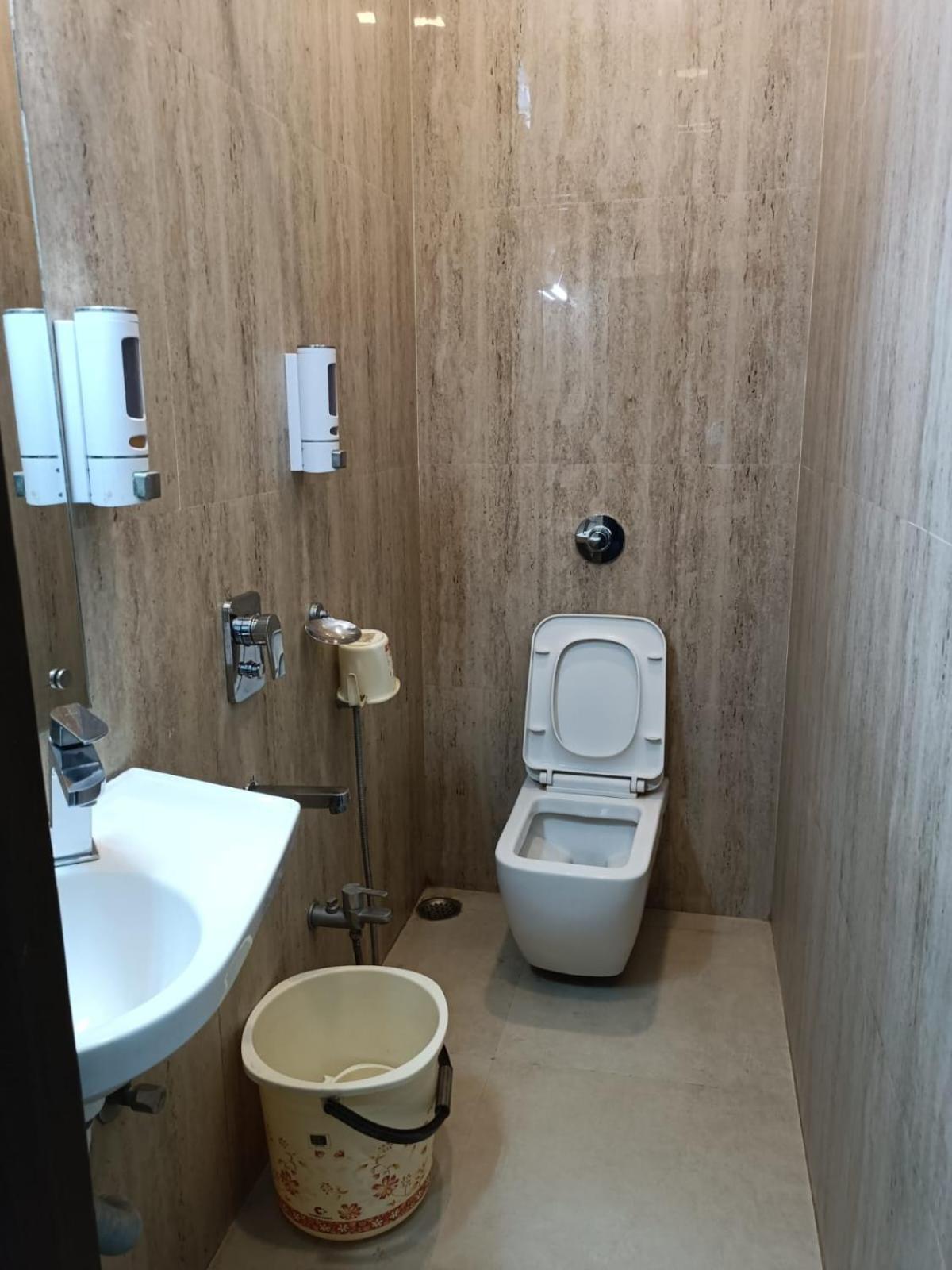 Kusum Hotel ディブルガル エクステリア 写真