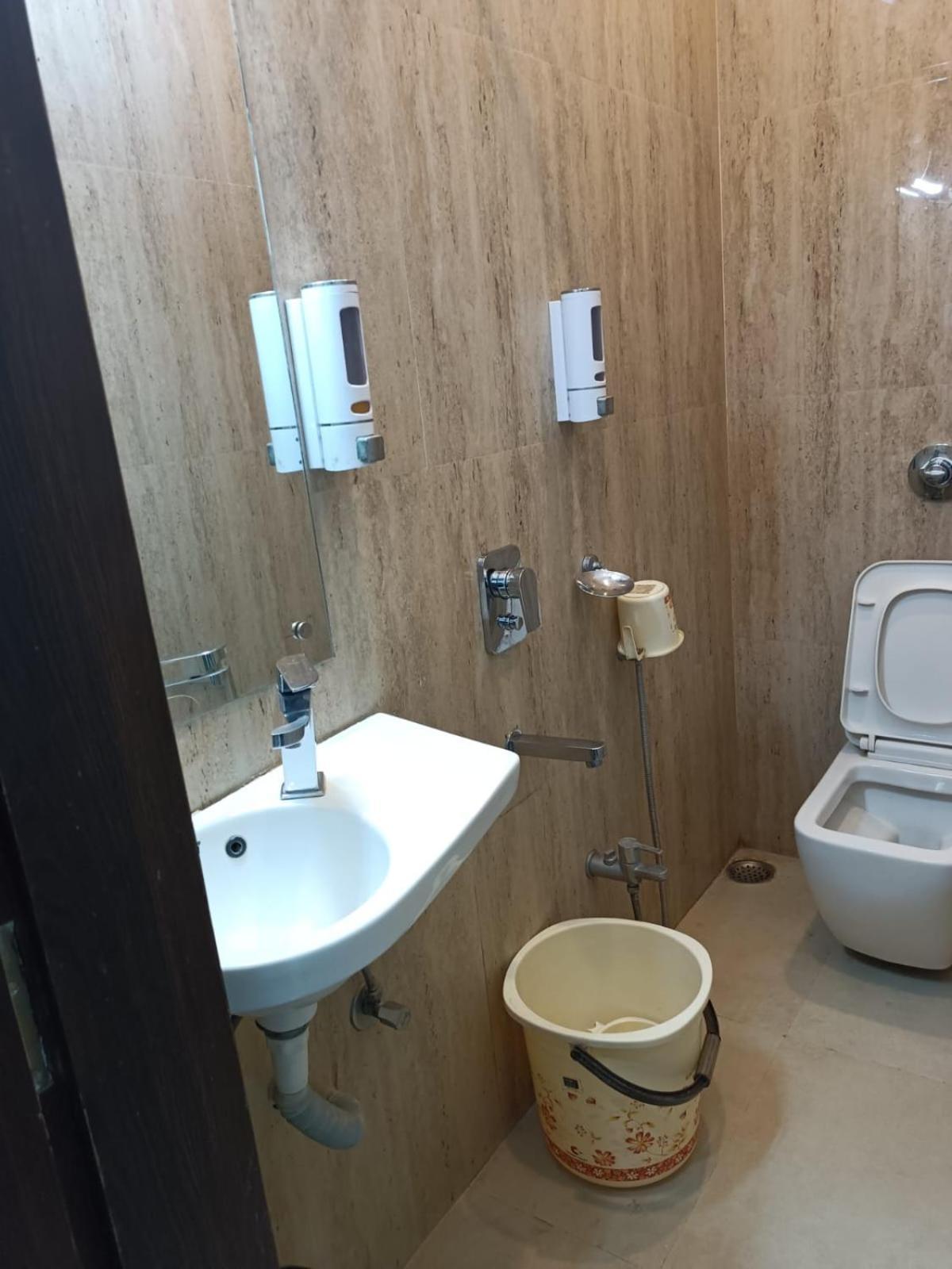 Kusum Hotel ディブルガル エクステリア 写真